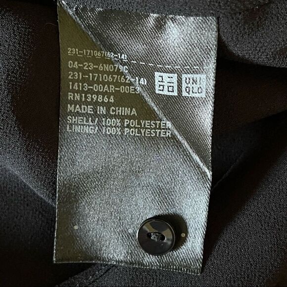 Uniqlo black peplum rayon versatile sleeveless top - Picture 9 of 9